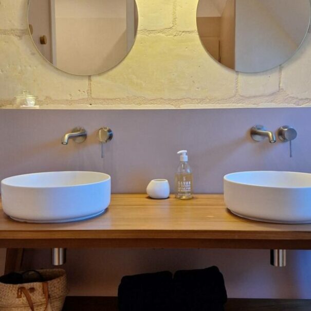 sous-les-toits-salle-de-bains-double-vasque